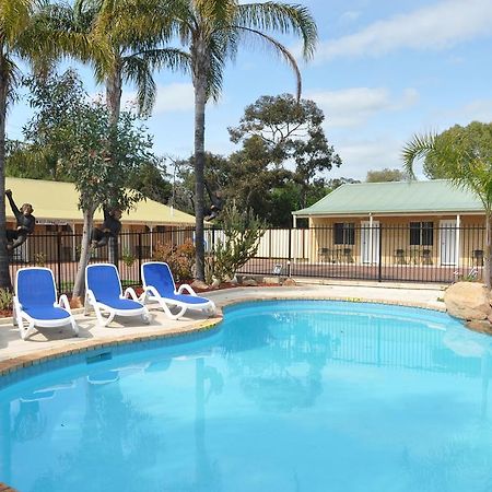 Pinjarra Resort Bagian luar foto
