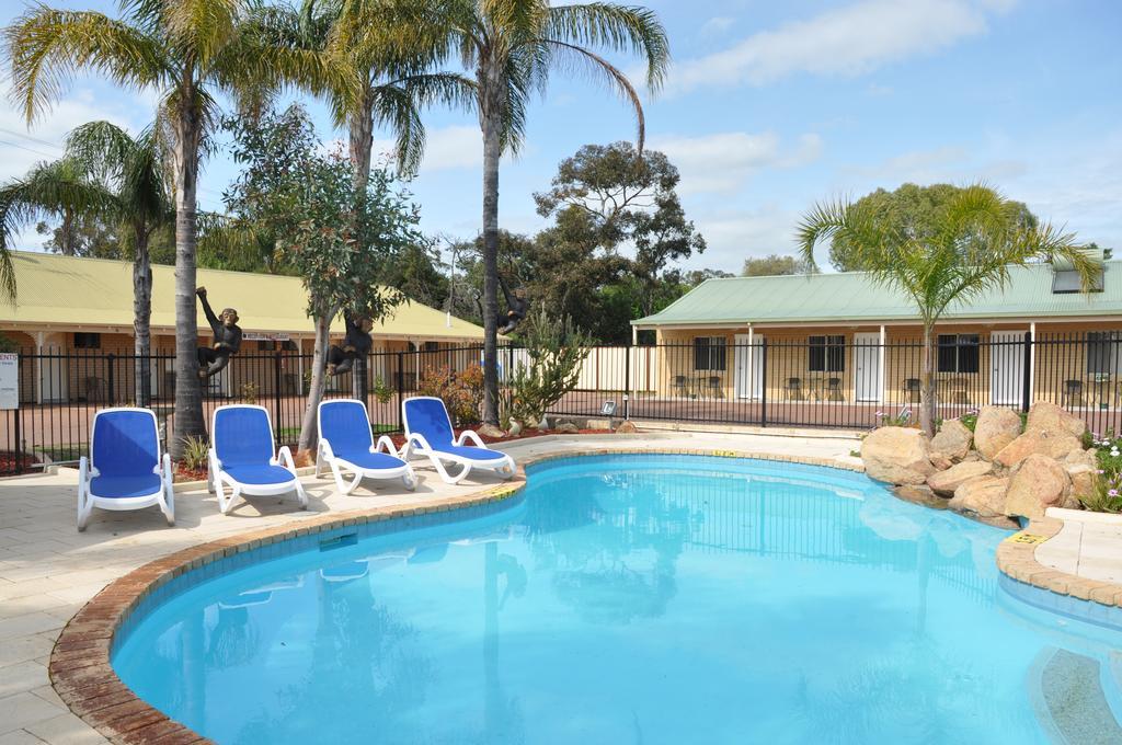 Pinjarra Resort Bagian luar foto