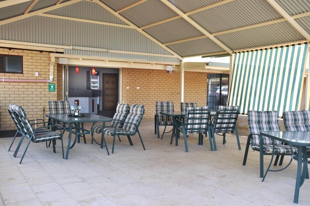 Pinjarra Resort Bagian luar foto
